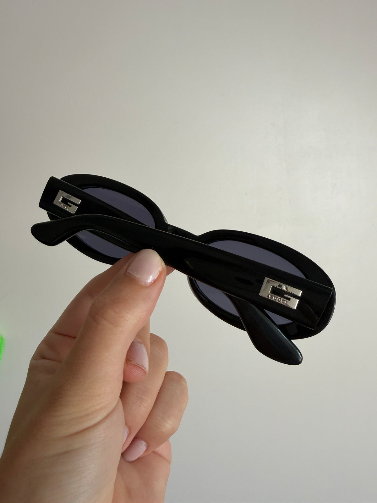 GUCCI OVAL SUNGLASSES