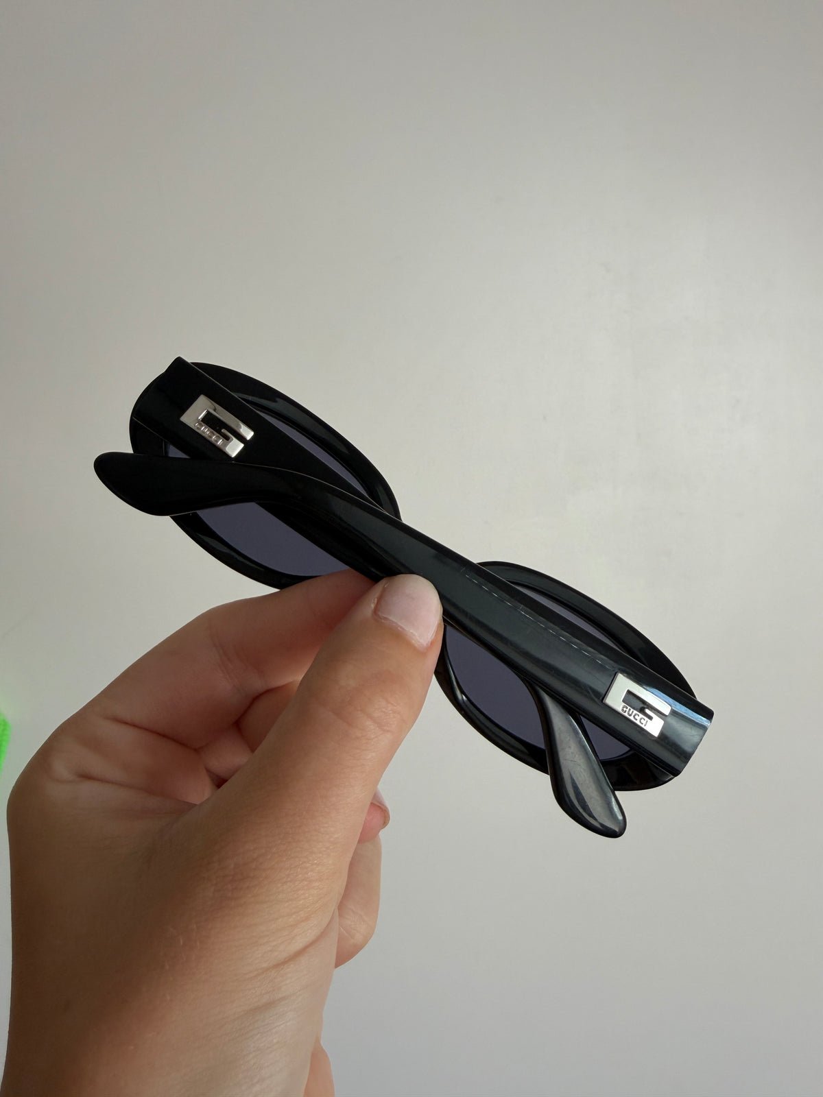 GUCCI OVAL SUNGLASSES