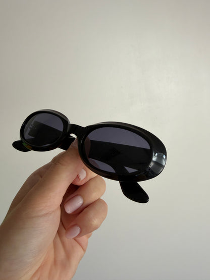 GUCCI OVAL SUNGLASSES