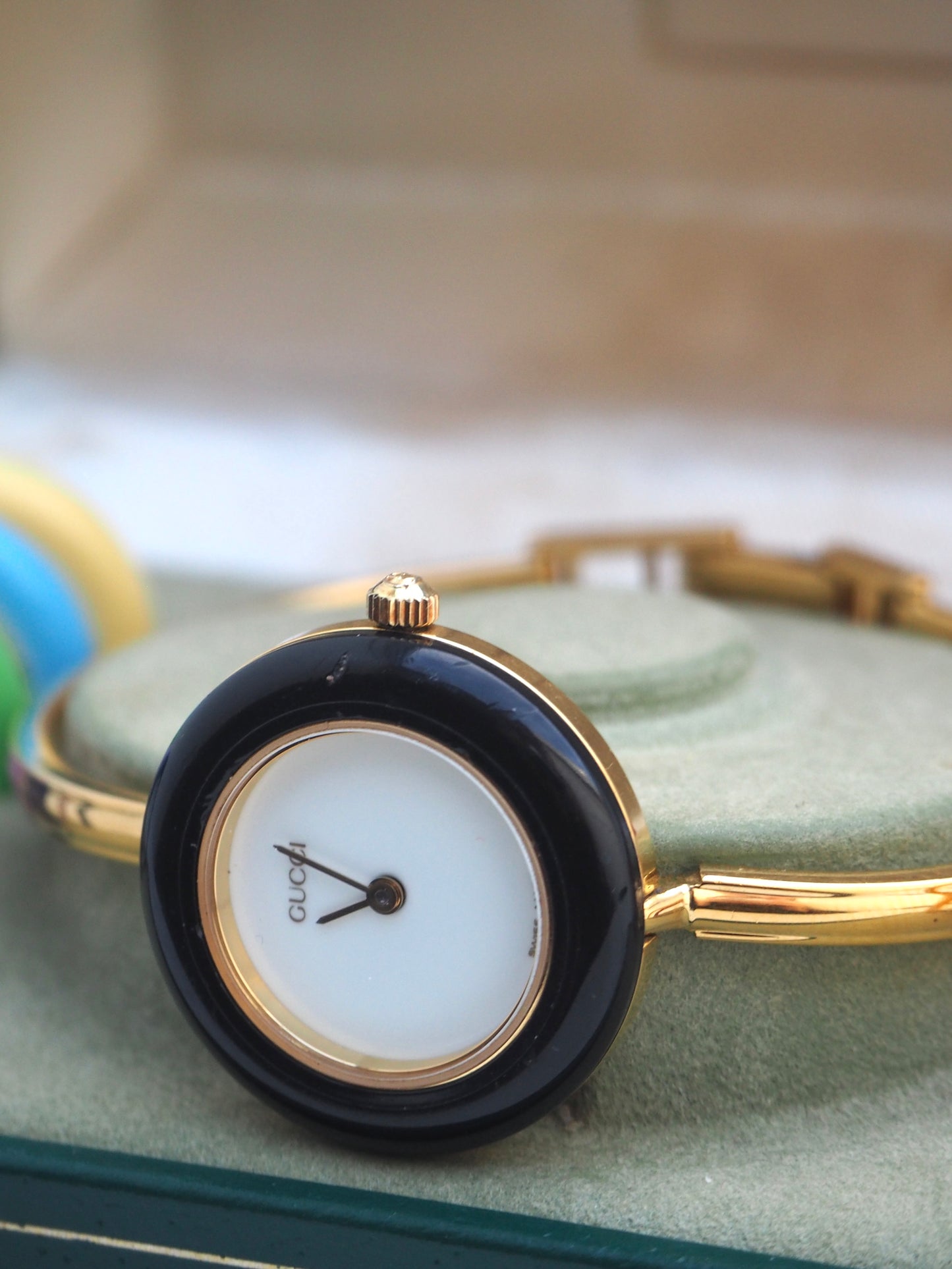 GUCCI INTERCHANGEABLE BEZEL WATCH