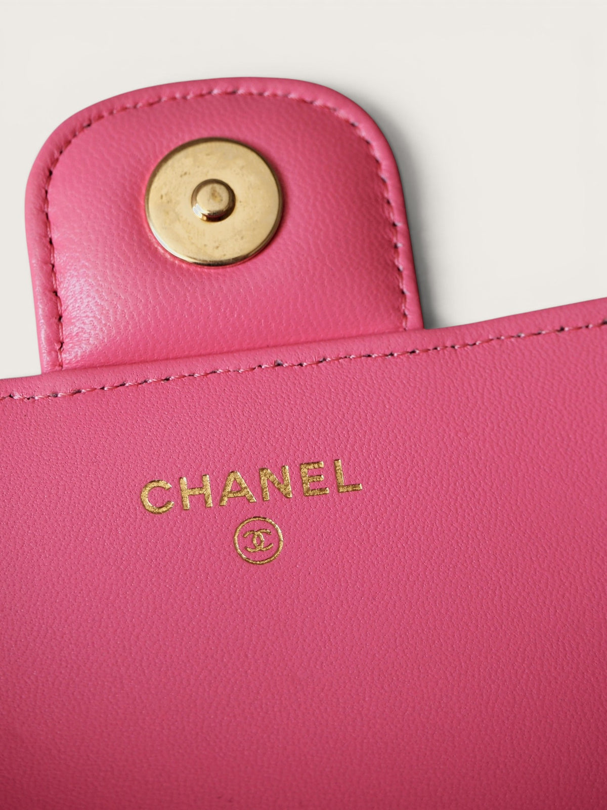 CHANEL GLASSES CASE WITH CHAIN
