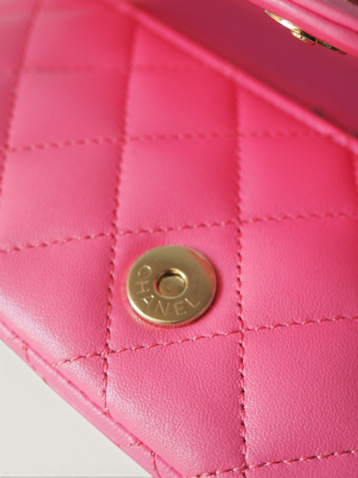CHANEL GLASSES CASE WITH CHAIN