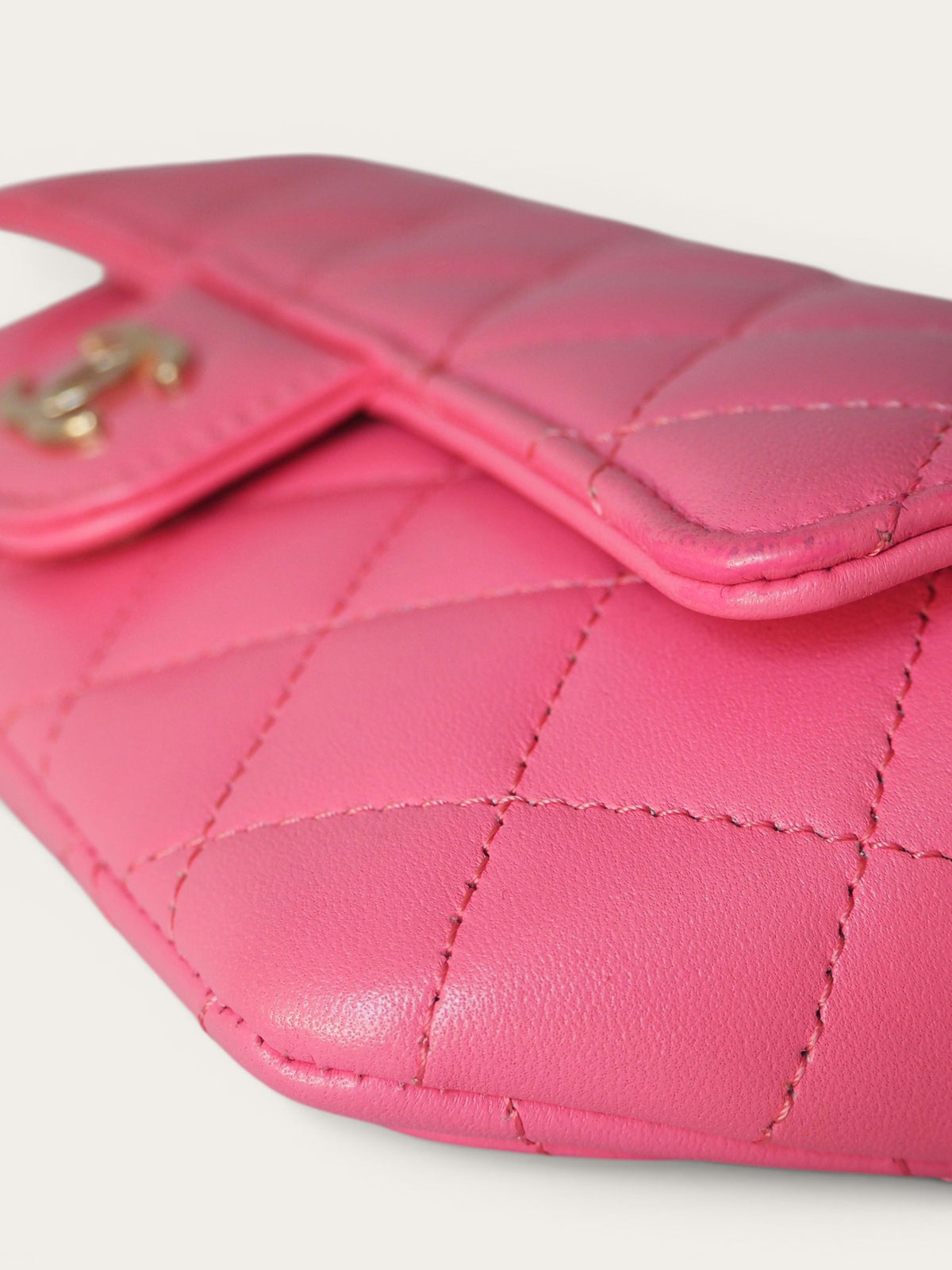 CHANEL GLASSES CASE WITH CHAIN
