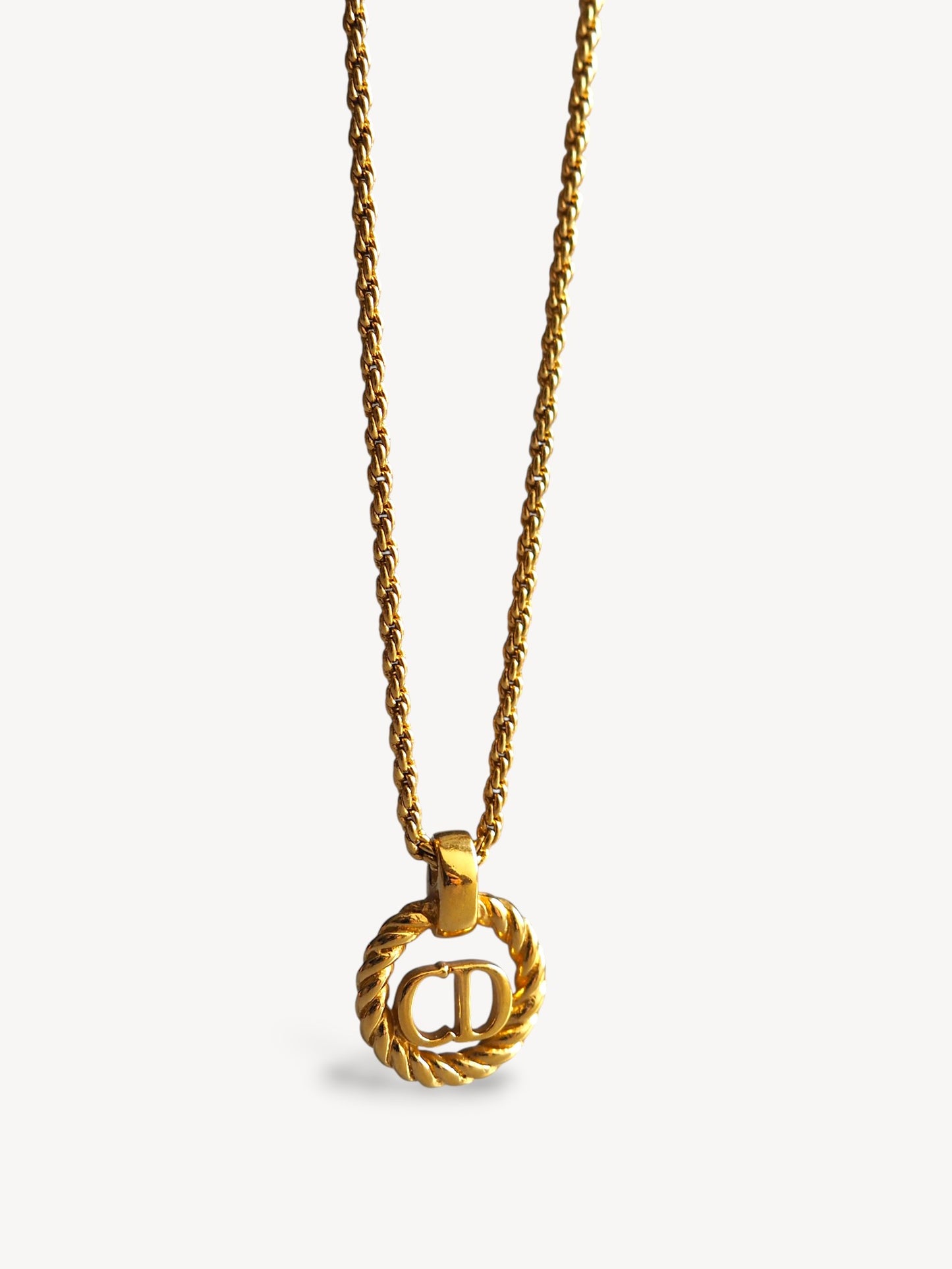 CHISTIAN DIOR NECKLACE