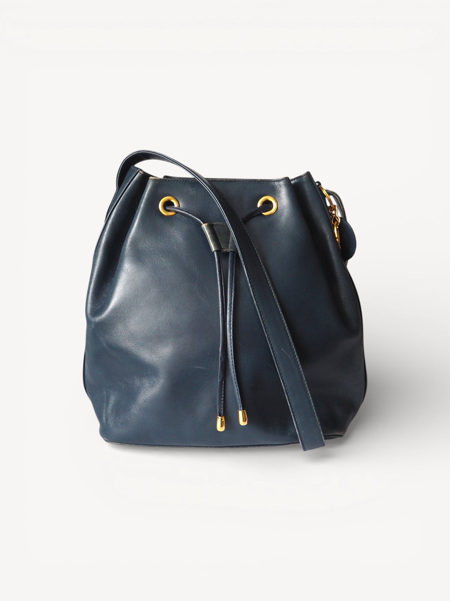 CHRISTIAN DIOR BUCKET BAG