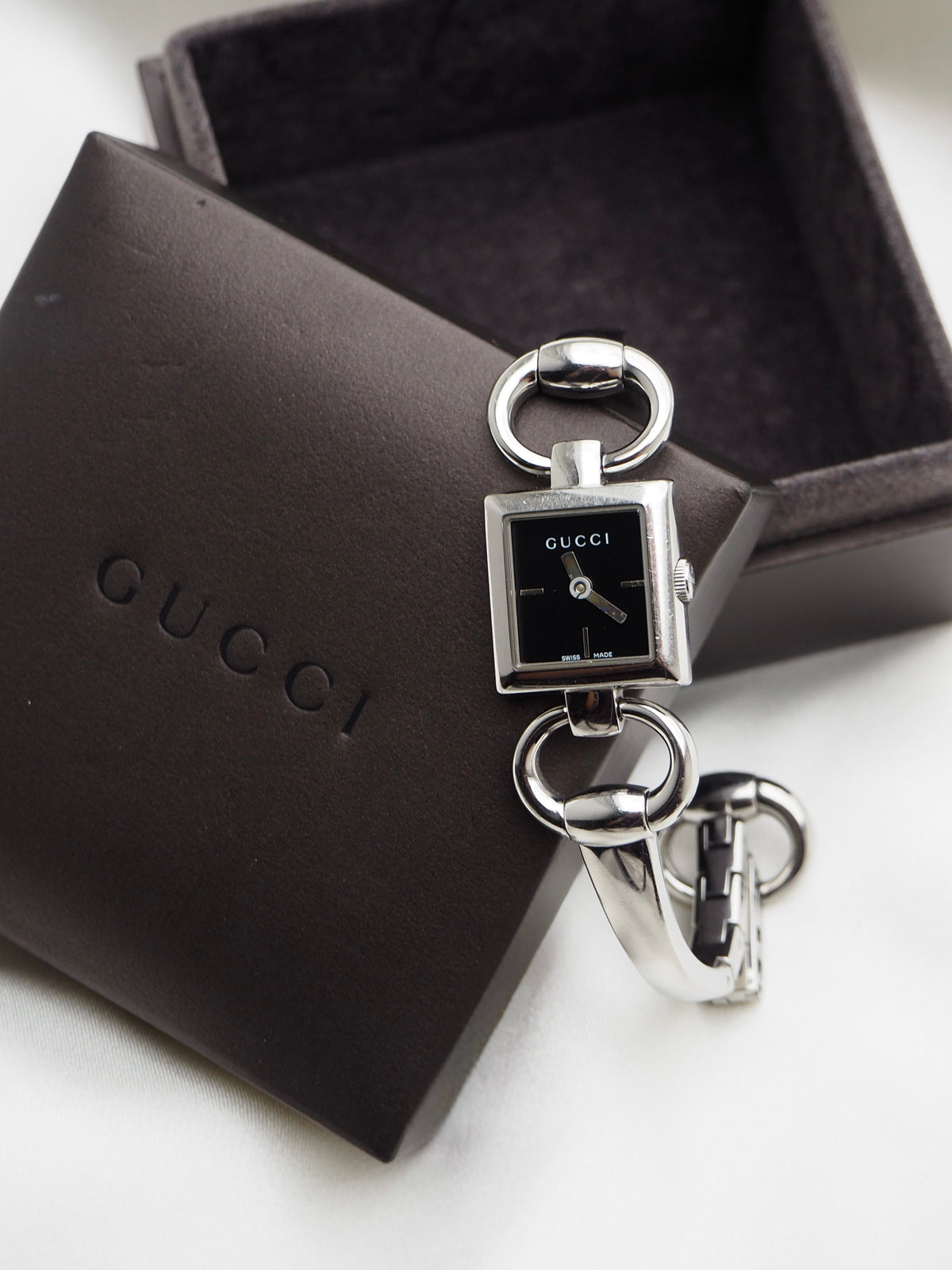 GUCCI 120 HORSEBIT BANGLE WATCH