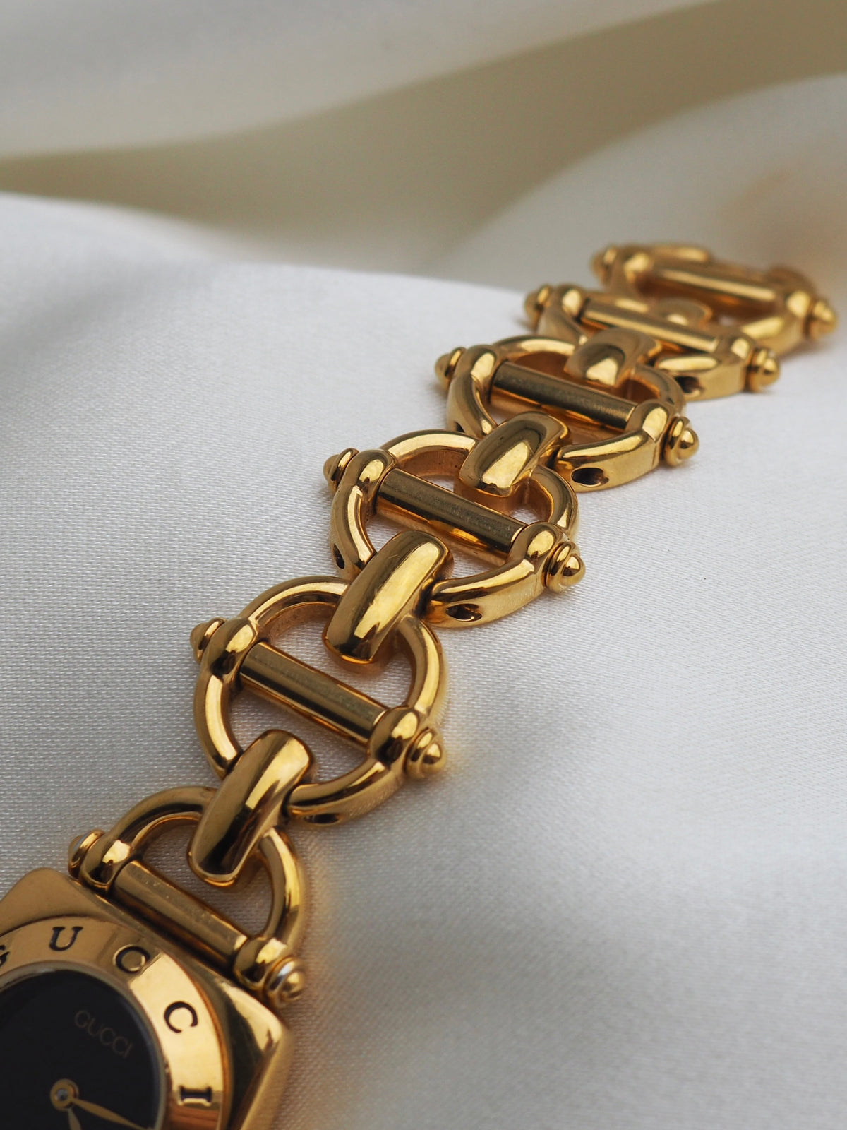 GUCCI 6400L WATCH