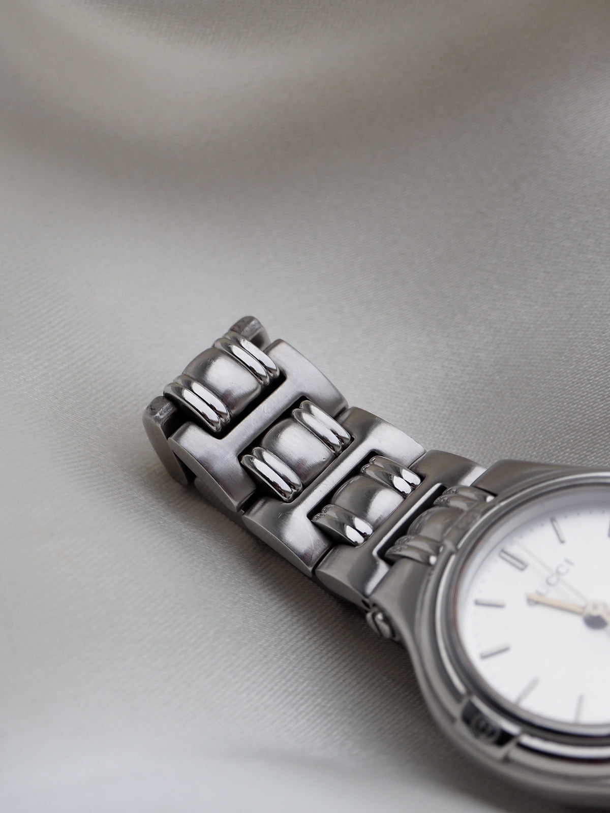 GUCCI 9040L WATCH