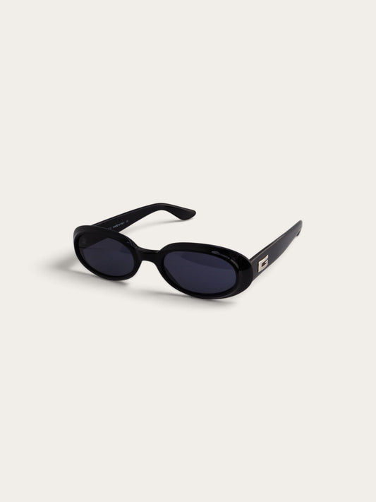 GUCCI OVAL SUNGLASSES