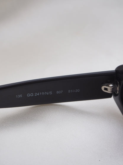 GUCCI OVAL SUNGLASSES