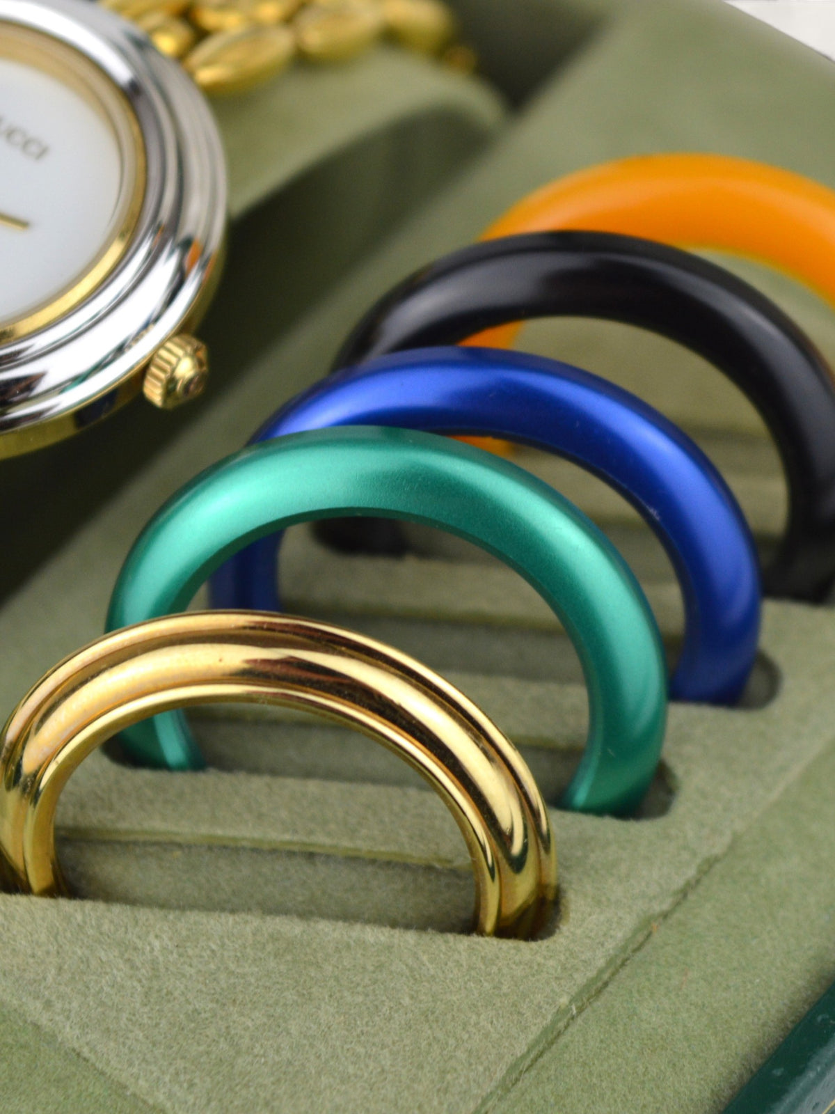 GUCCI INTERCHANGEABLE BEZEL WATCH