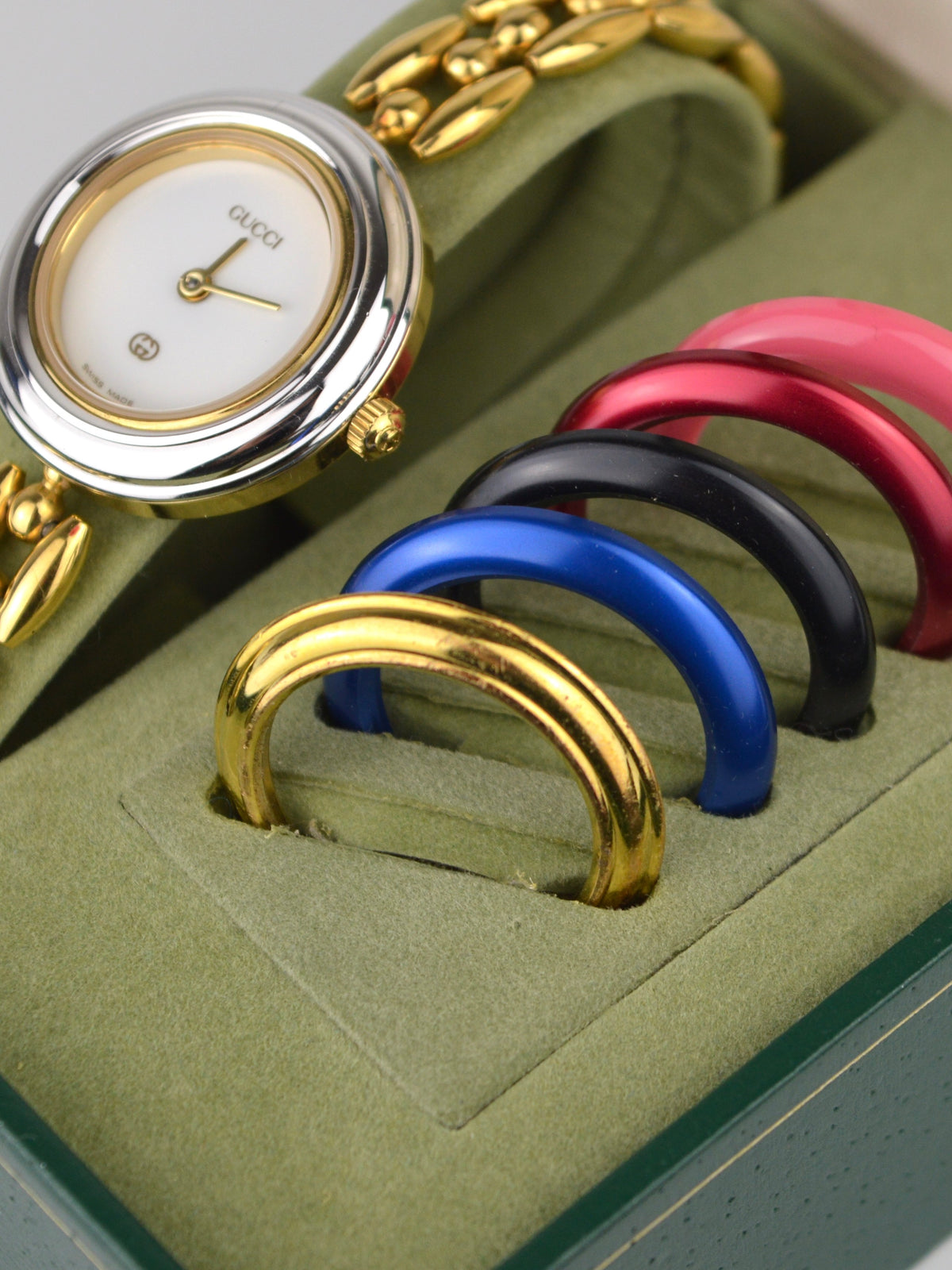 GUCCI INTERCHANGEABLE BEZEL WATCH