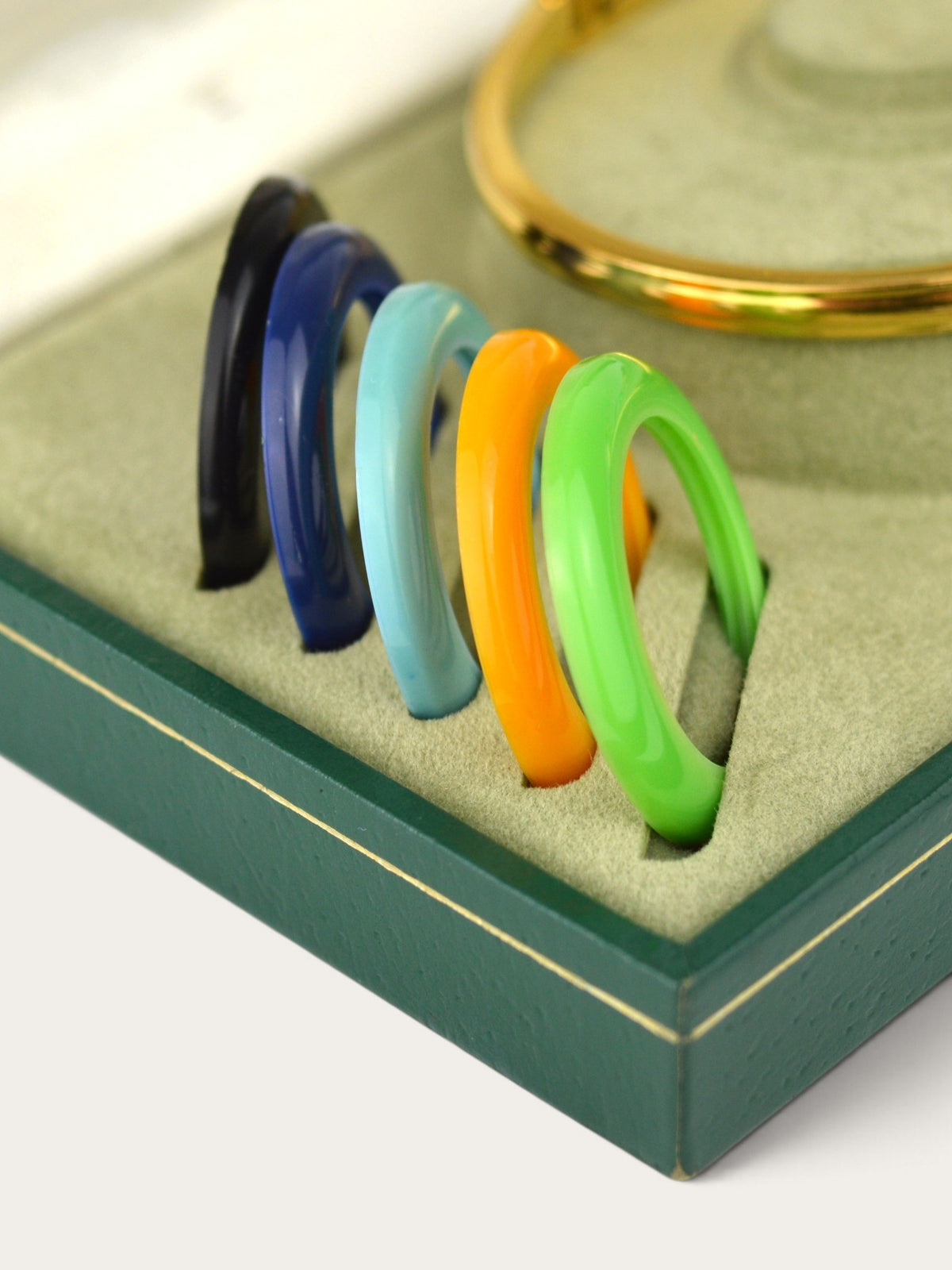 GUCCI INTERCHANGEABLE BEZEL WATCH