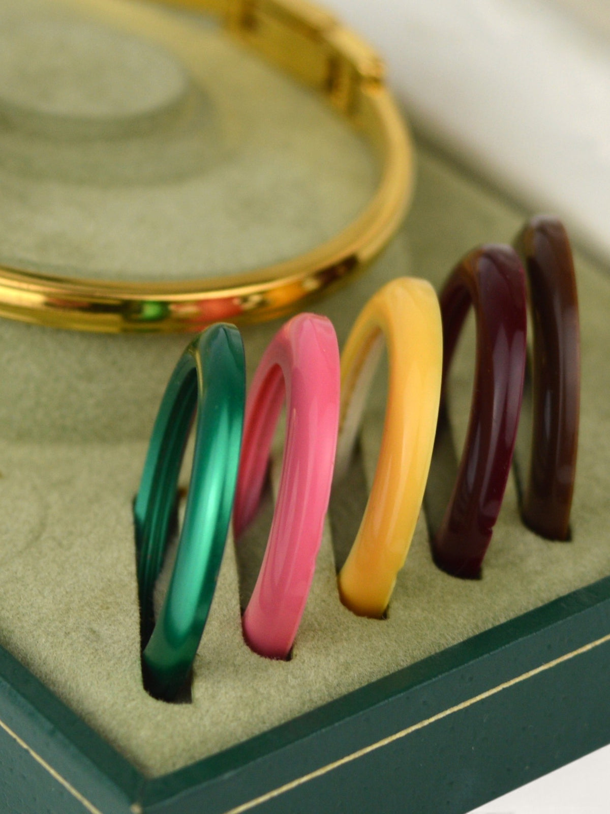 GUCCI INTERCHANGEABLE BEZEL WATCH