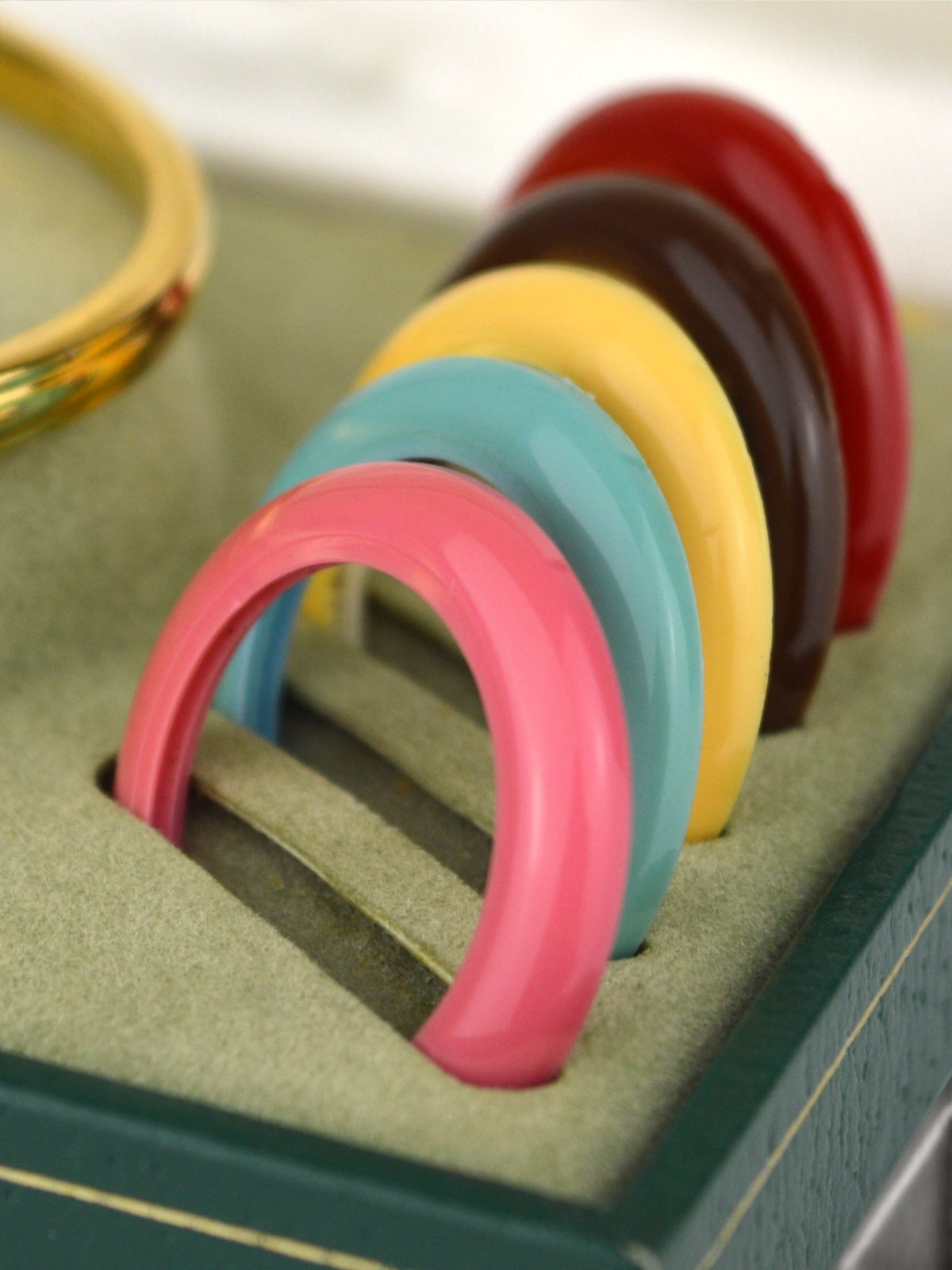 GUCCI INTERCHANGEABLE BEZEL WATCH
