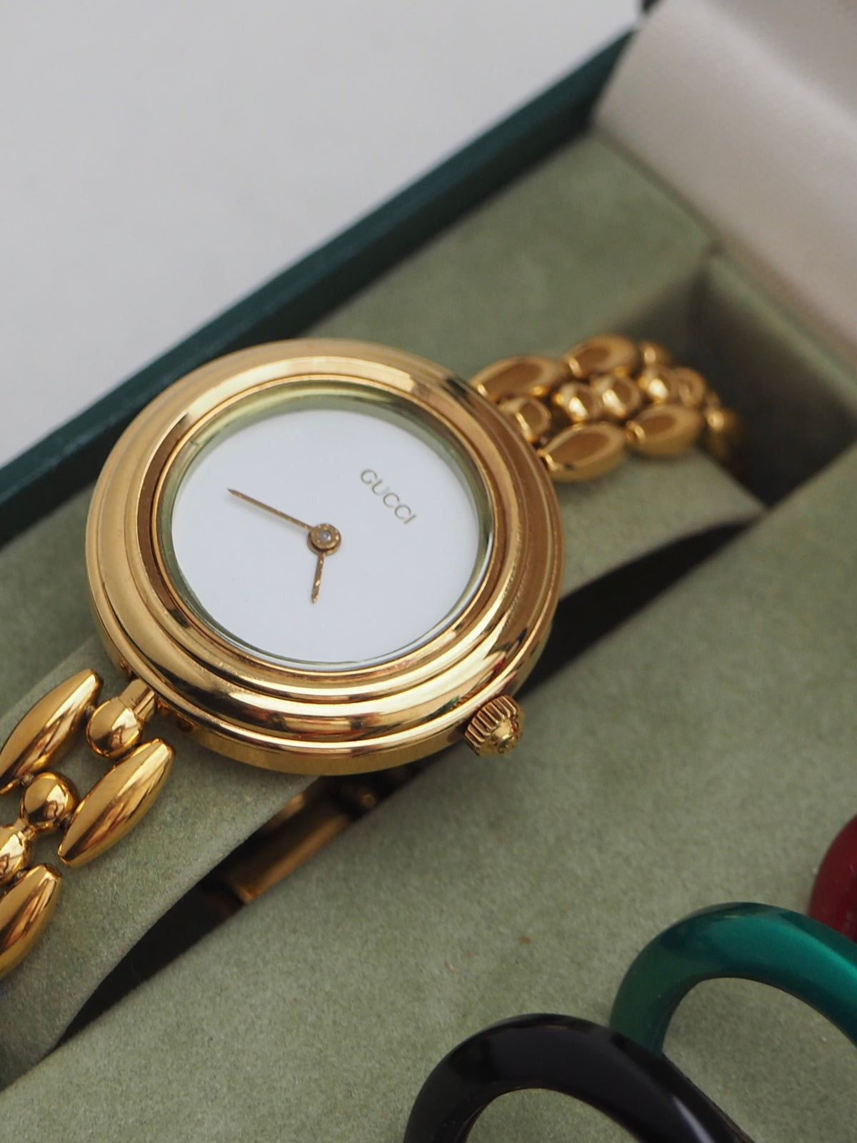 GUCCI INTERCHANGEABLE BEZEL WATCH