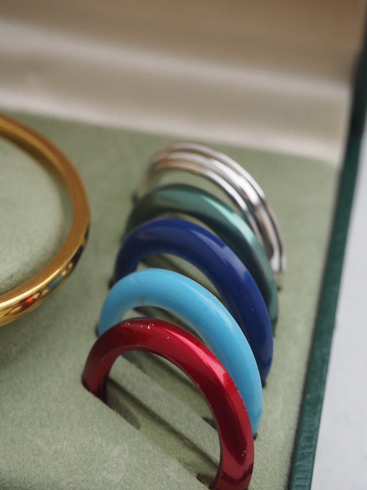 GUCCI INTERCHANGEABLE BEZEL WATCH