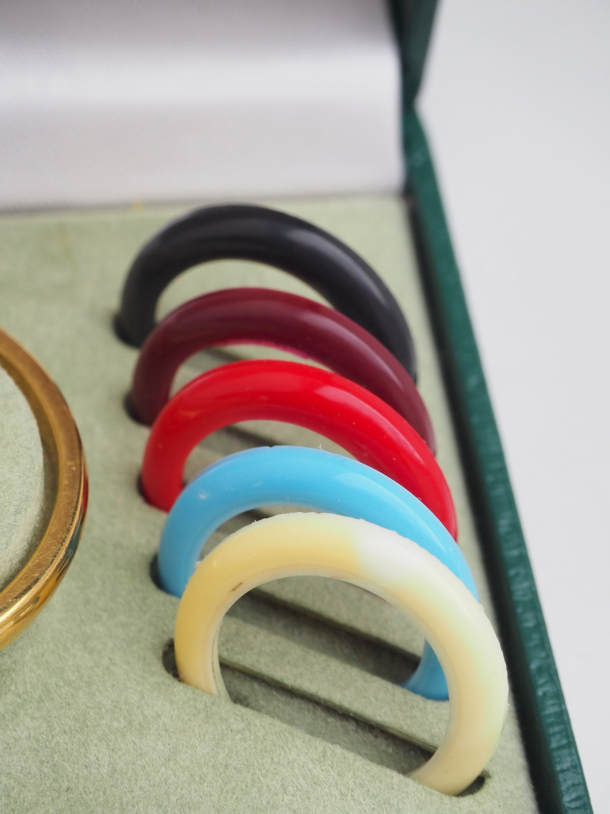 GUCCI INTERCHANGEABLE BEZEL WATCH