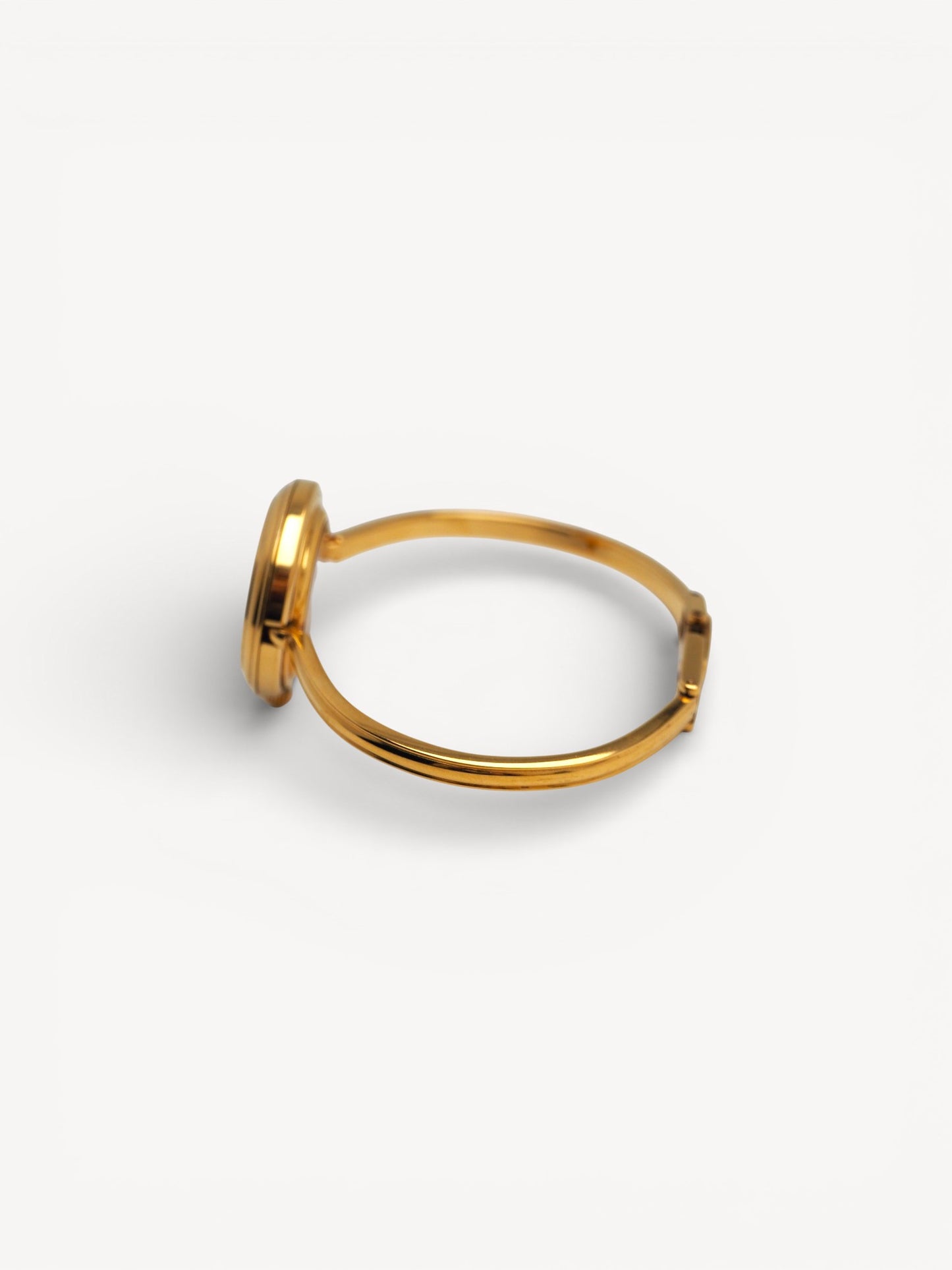 GUCCI INTERCHANGEABLE BEZEL WATCH