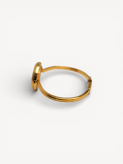 GUCCI INTERCHANGEABLE BEZEL WATCH