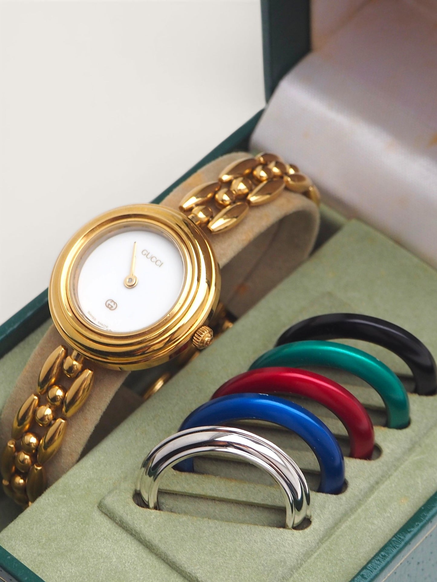 GUCCI INTERCHANGEABLE BEZEL WATCH