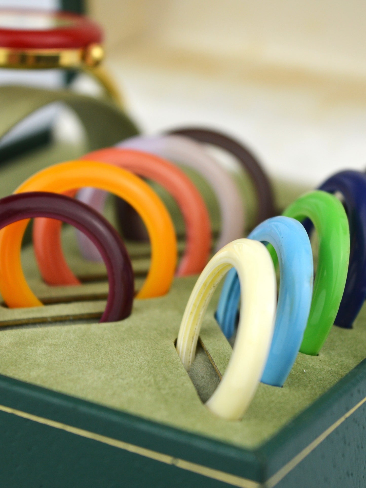 GUCCI INTERCHANGEABLE BEZEL WATCH
