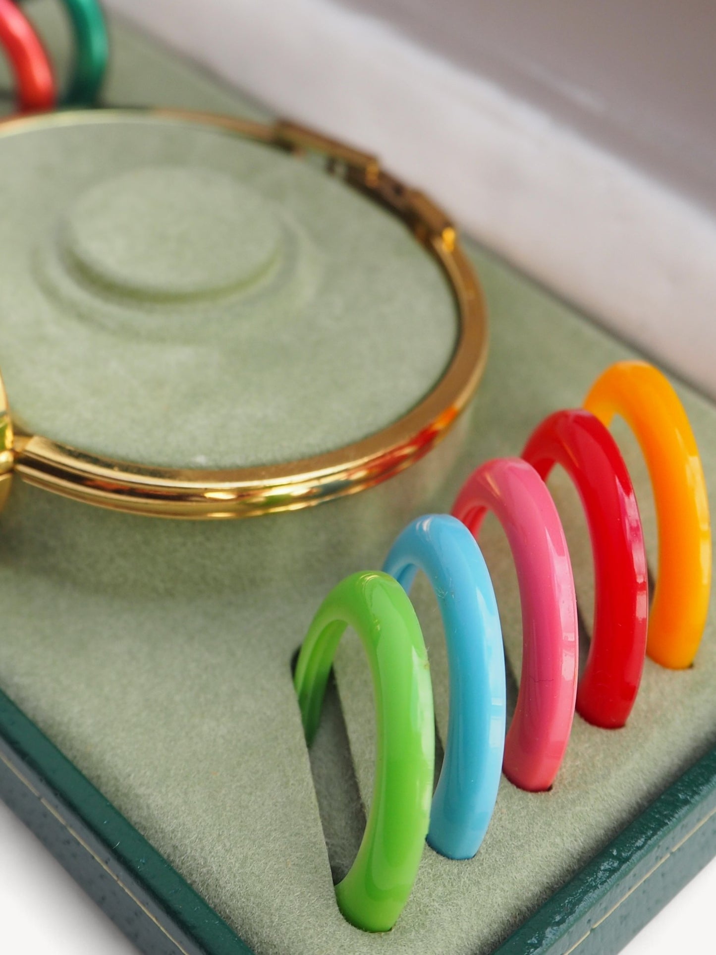 GUCCI INTERCHANGEABLE BEZEL WATCH