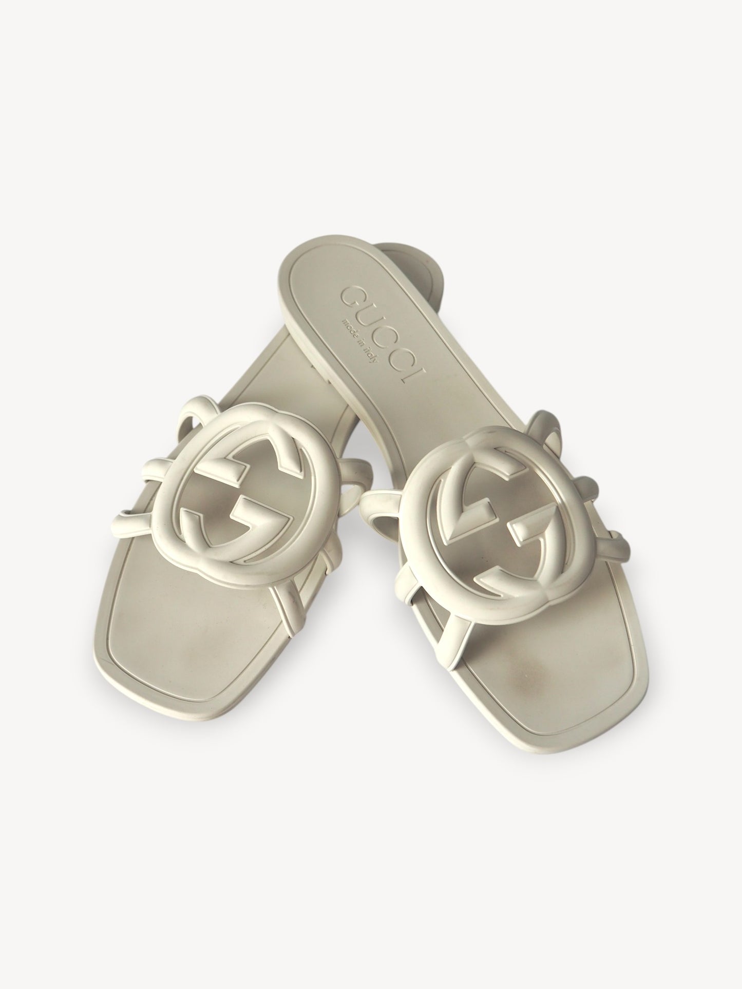 GUCCI INTERLOCKING G SLIDE SANDALS WHITE