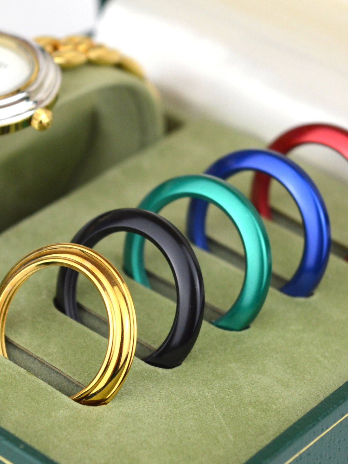 GUCCI INTERCHANGEABLE BEZEL WATCH