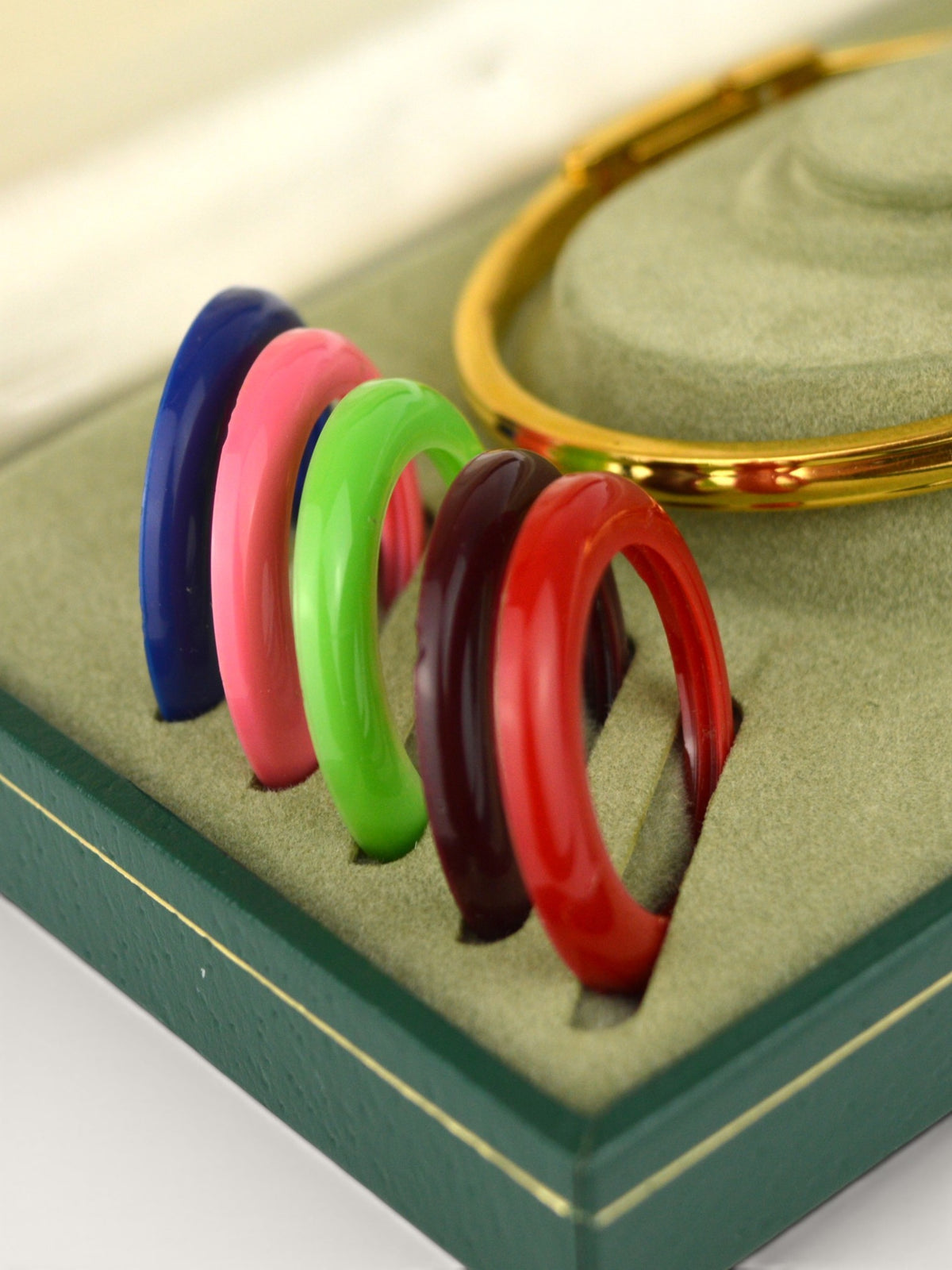 GUCCI INTERCHANGEABLE BEZEL WATCH