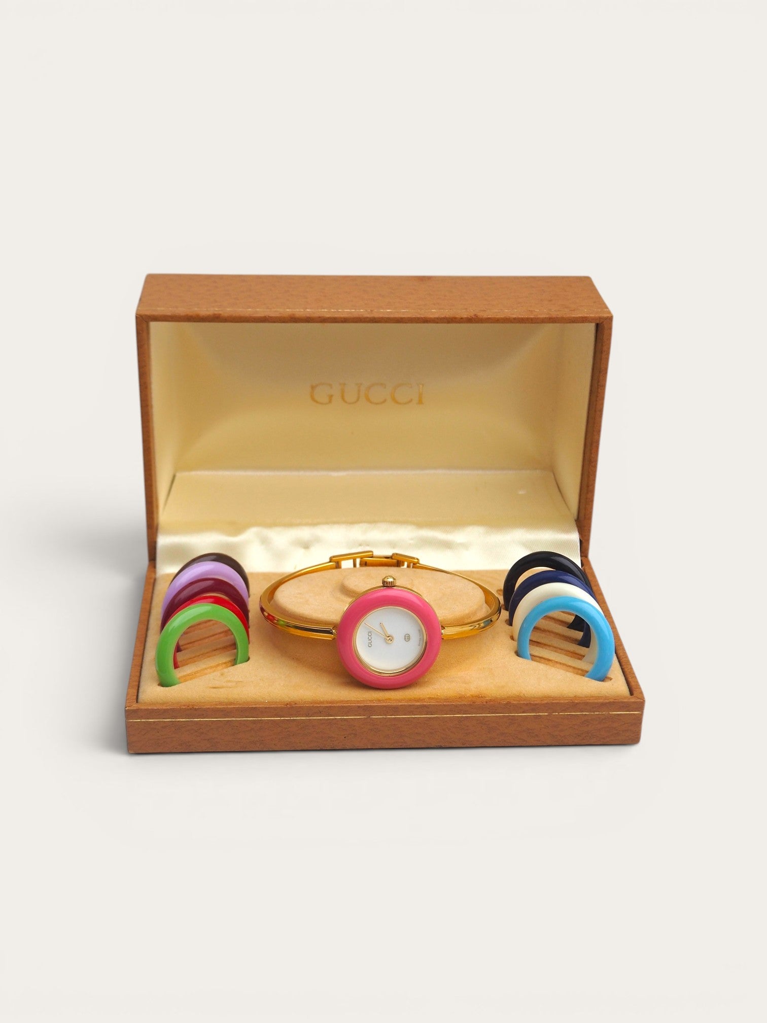 グッチ　GUCCI　目覚まし時計　REF0540 Gucci – Archives de Luxe
