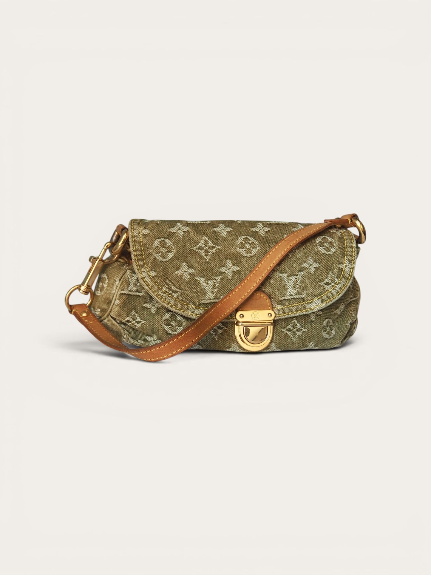 LOUIS VUITTON PLEATY PM