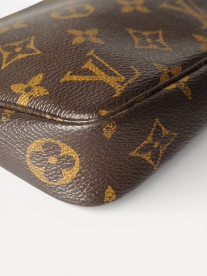 LOUIS VUITTON POCHETTE ACCESSOIRES