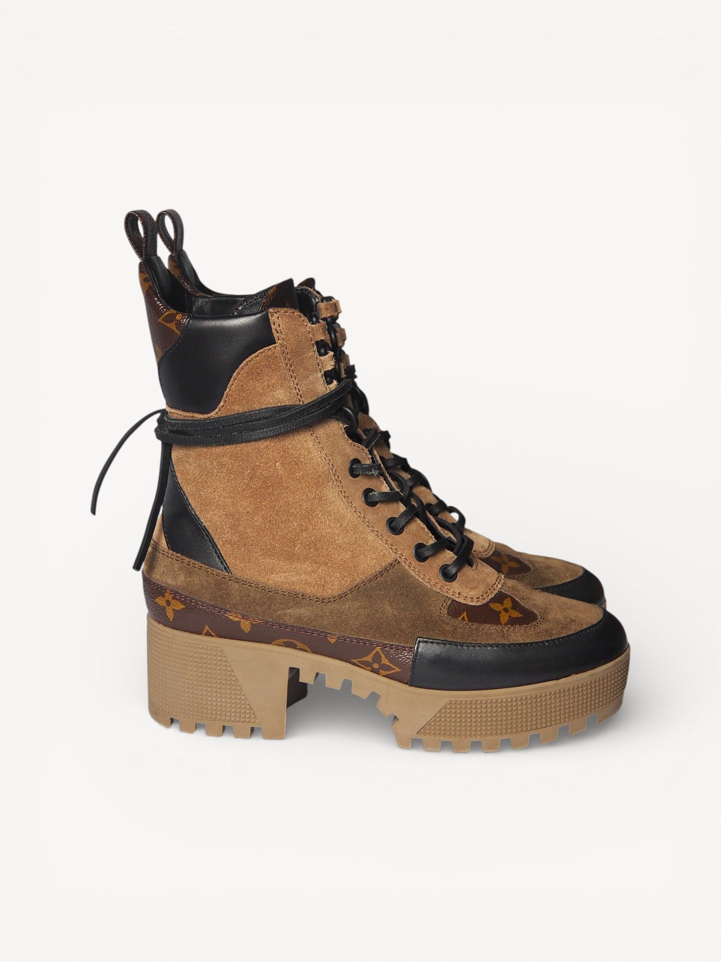 LOUIS VUITTON LAUREATE DESERT BOOTS - 36