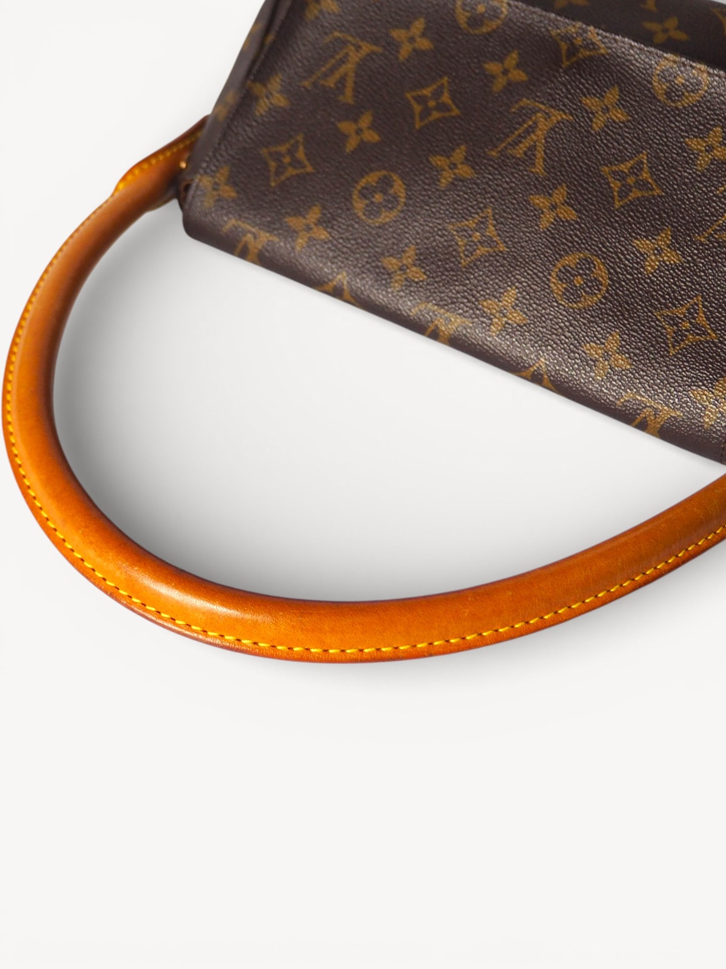 LOUIS VUITTON LOOPING PM