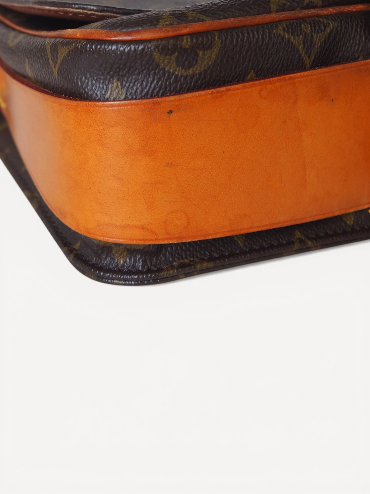 LOUIS VUITTON CARTOUCHIÈRE MM