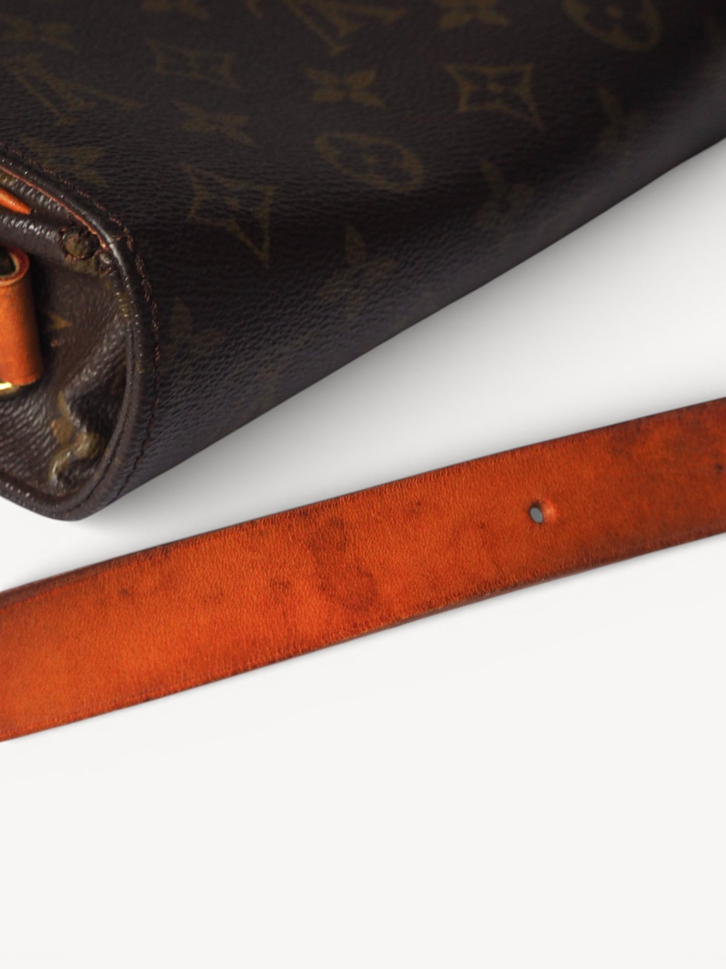 LOUIS VUITTON CARTOUCHIÈRE MM