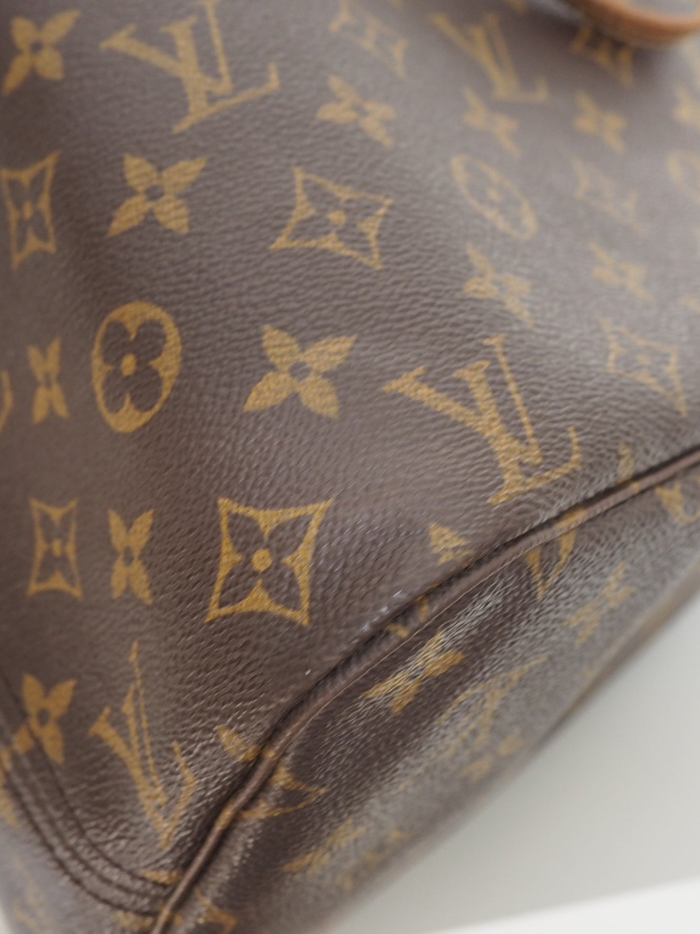LOUIS VUITTON NEVERFULL MM