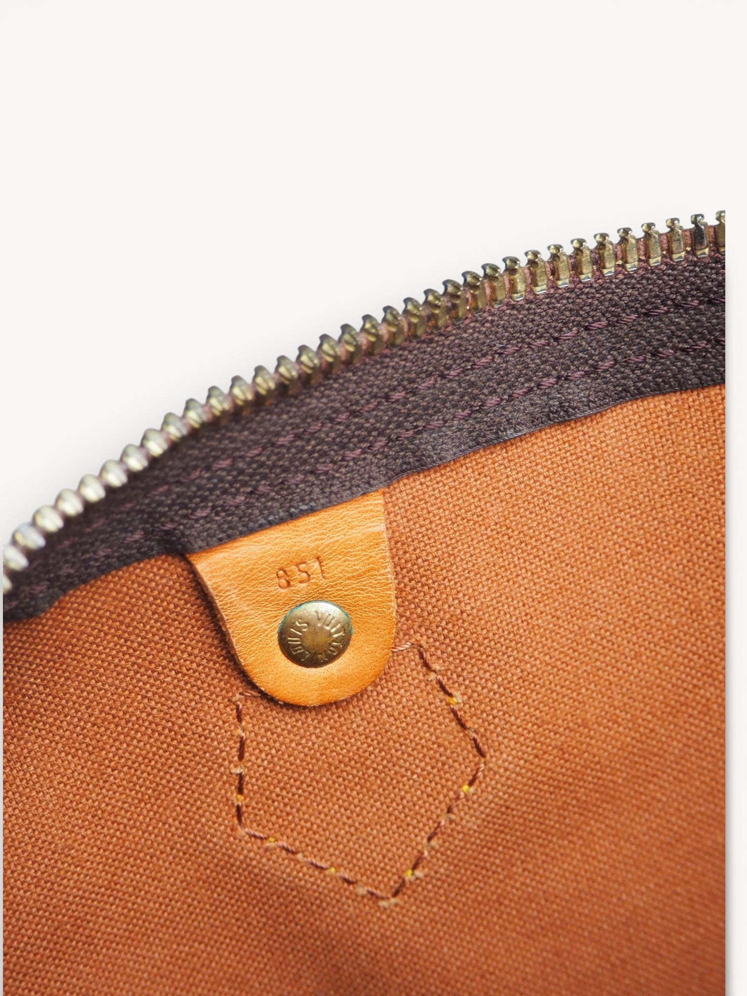 Pre-Owned Louis Vuitton Speedy 40 in Monogram Canvas (1985