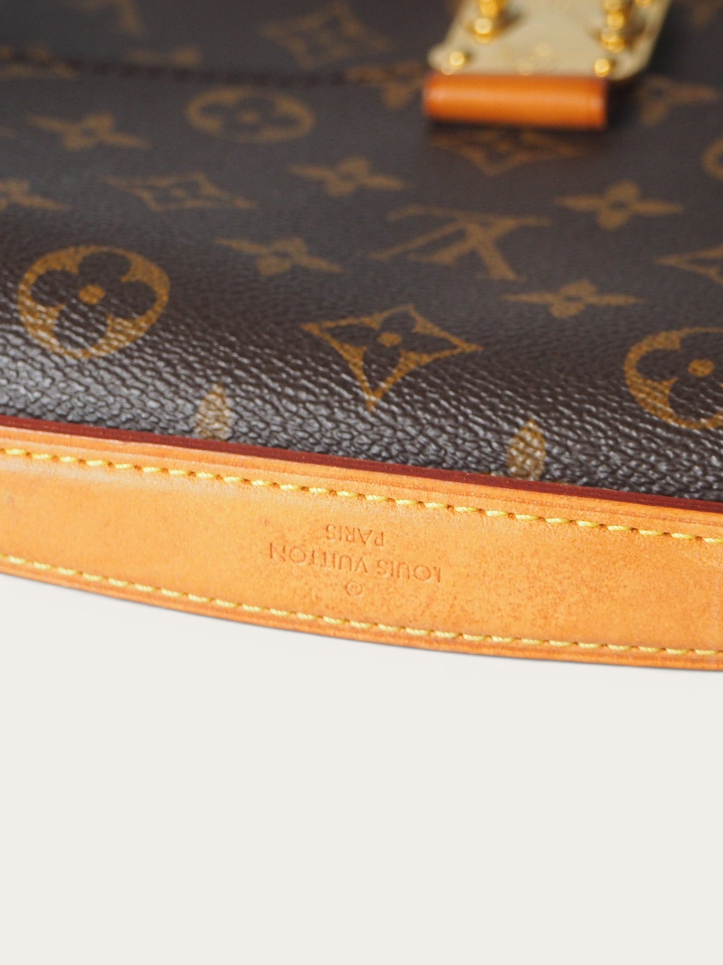 LOUIS VUITTON POCHETTE MÉTIS