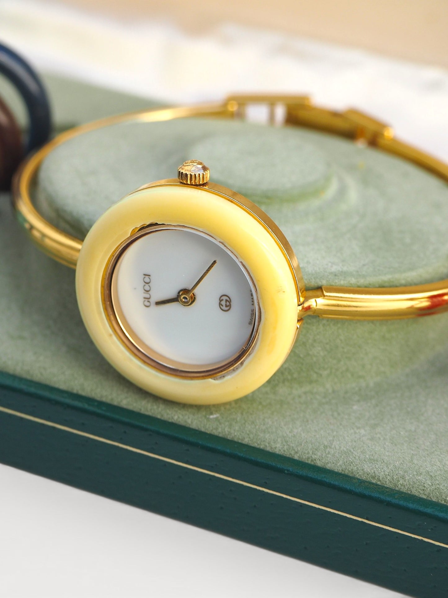 GUCCI INTERCHANGEABLE BEZEL WATCH