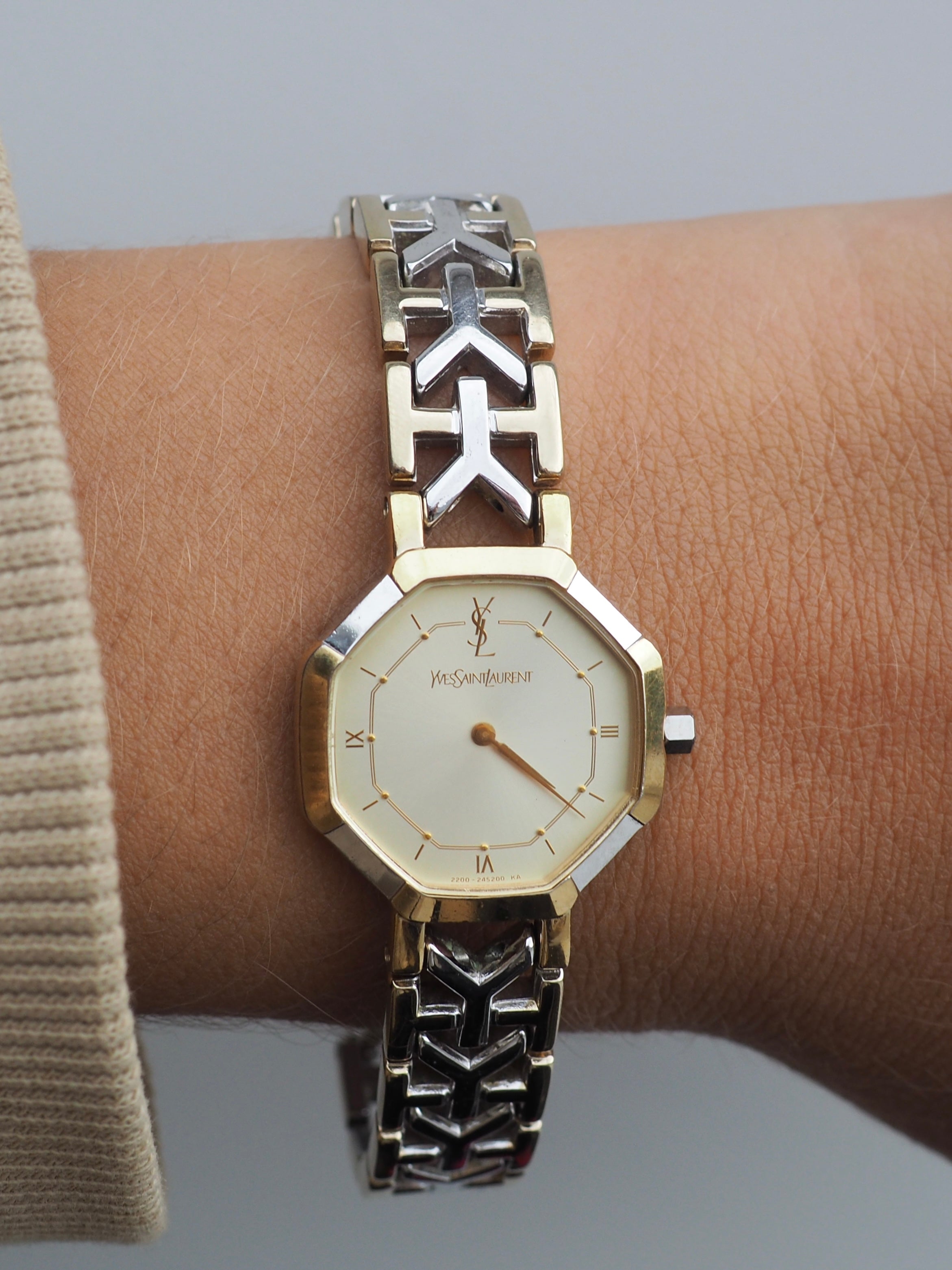 Yves Saint Laurent – Archives de Luxe